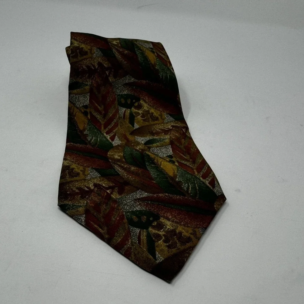 Men's Tie 100% Silk Green and Brown Leaves‎